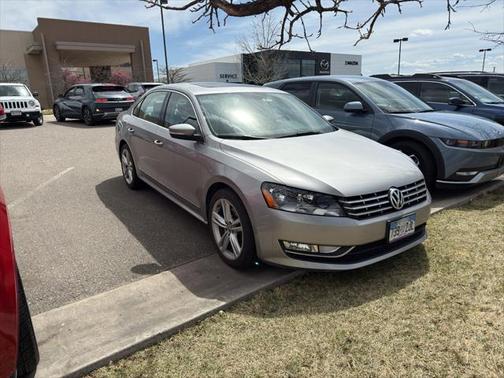 2013 Volkswagen Passat 2.0 TDI SE w/ Sunroof