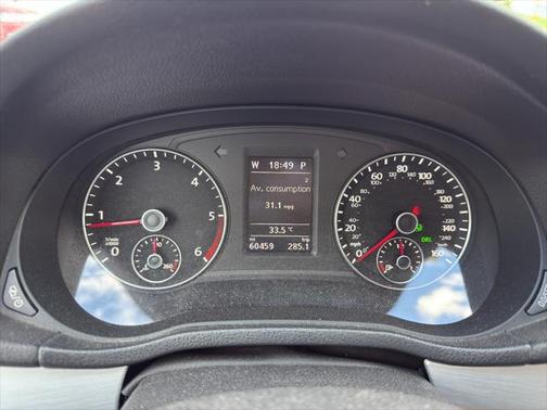 2013 Volkswagen Passat 2.0 TDI SE w/ Sunroof