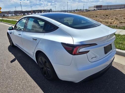 Pearl White Multi-Coat 2024 Tesla Model 3 Long Range