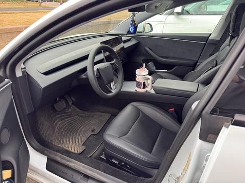 Pearl White Multi-Coat 2024 Tesla Model 3 Long Range