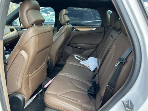 2015 Lincoln MKC Base