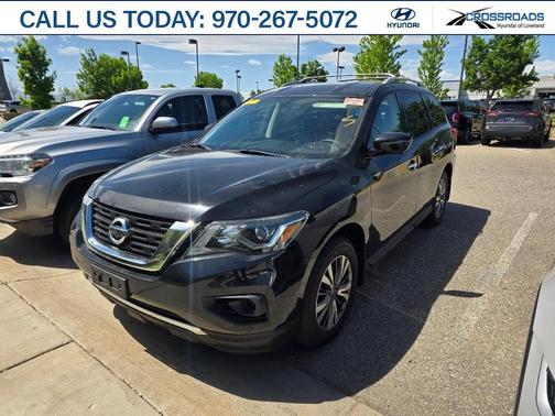 Magnetic Black 2018 Nissan Pathfinder SL