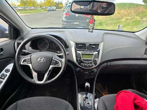 2013 Hyundai Accent SE