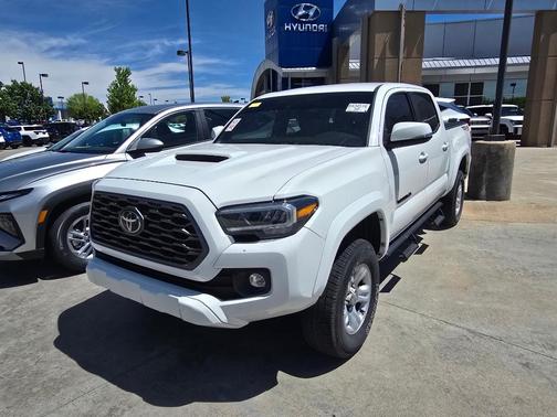 Super White 2021 Toyota Tacoma TRD Sport
