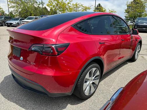 2022 Tesla Model Y Long Range Dual Motor All-Wheel Drive