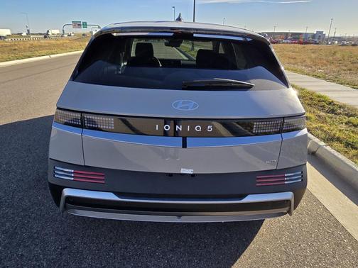 2026 Hyundai IONIQ 5 SE