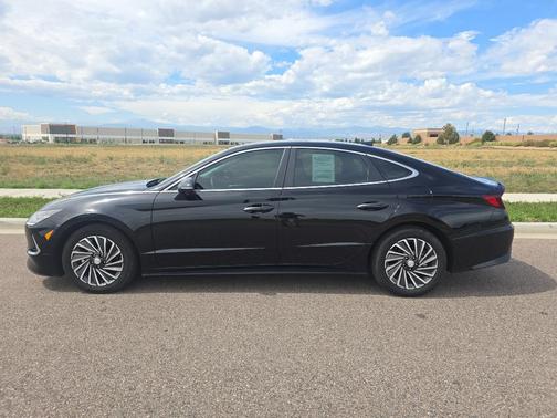 2023 Hyundai SONATA Hybrid Limited