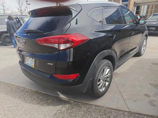 2016 Hyundai TUCSON SE