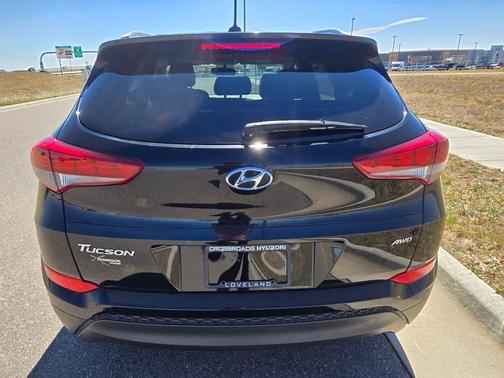 2016 Hyundai TUCSON SE