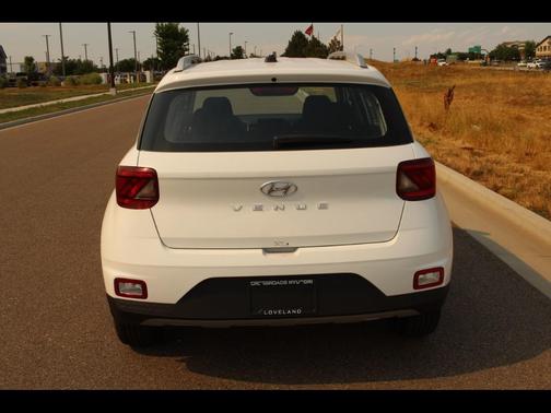 2025 Hyundai VENUE SEL