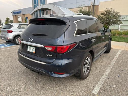 2017 INFINITI QX60 Base