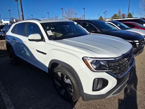 2024 Volkswagen Atlas Cross Sport 2.0T SE w/Technology 4MOTION