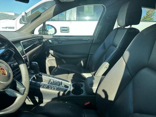 2019 Porsche Macan Base