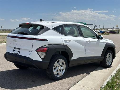 2025 Hyundai KONA SE
