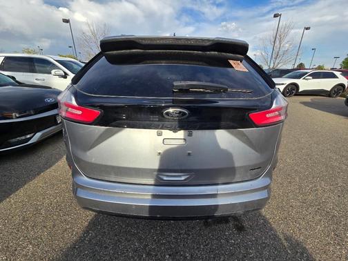 ICONIC SILVER 2022 Ford Edge SE
