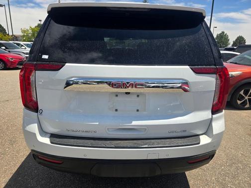 Summit White 2022 GMC Yukon SLE