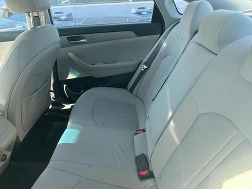 2019 Hyundai SONATA SE