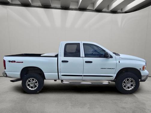 Bright White Clearcoat 2004 Dodge Ram 2500 SLT Quad Cab