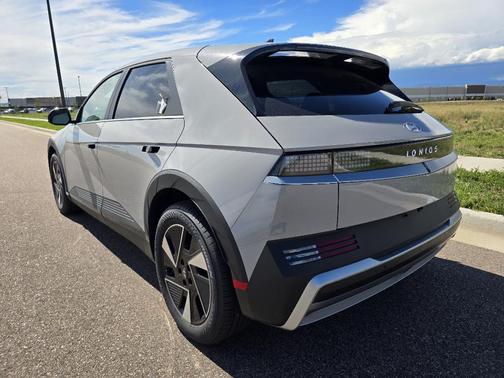 2025 Hyundai IONIQ 5 SE