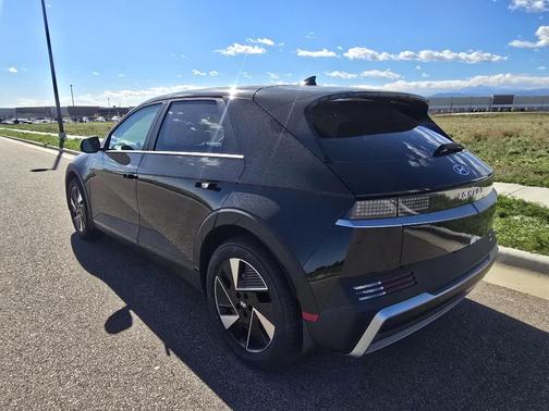 2025 Hyundai IONIQ 5 SE