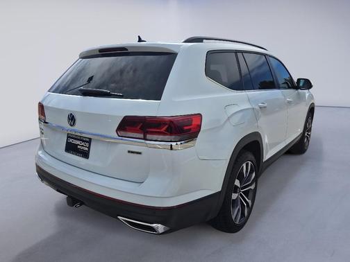 Pure White 2022 Volkswagen Atlas 3.6L SE w/Technology