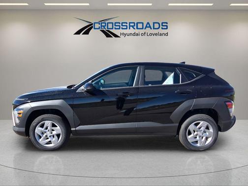 Abyss Black Pearl 2026 Hyundai KONA SE