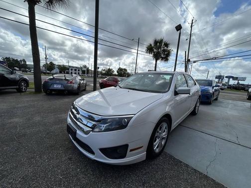 White 2012 Ford Fusion SE