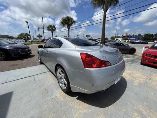 Silver 2014 INFINITI Q60 Journey