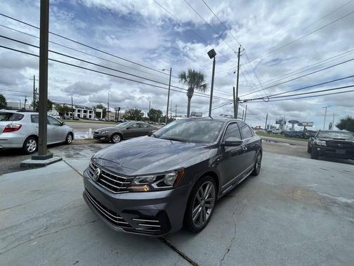 2017 Volkswagen Passat 1.8T R-Line w/Comfort