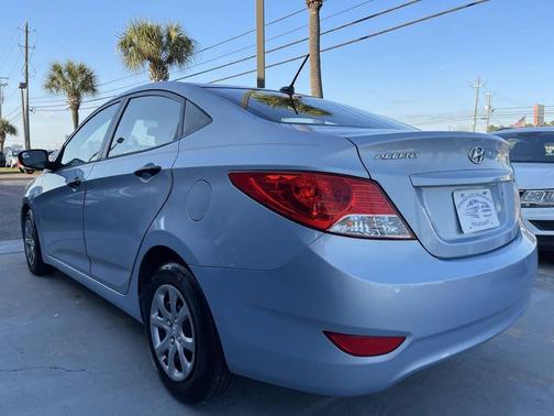 2012 Hyundai Accent SE