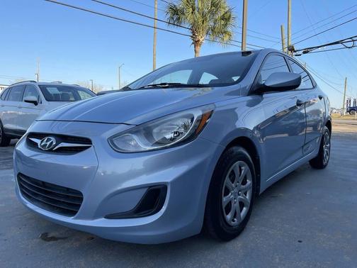 2012 Hyundai Accent SE