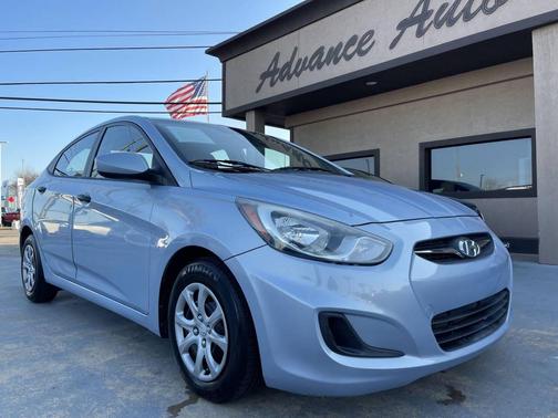 2012 Hyundai Accent SE
