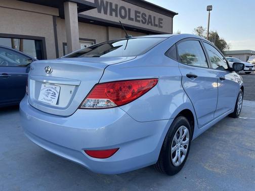 2012 Hyundai Accent SE