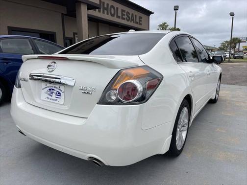 2010 Nissan Altima 3.5 SR