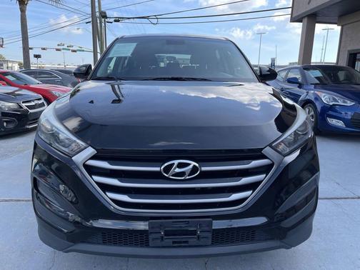 2018 Hyundai TUCSON SE