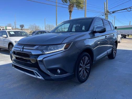 2019 Mitsubishi Outlander SE