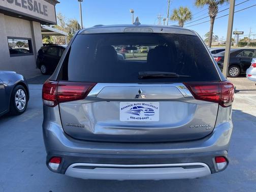 2019 Mitsubishi Outlander SE