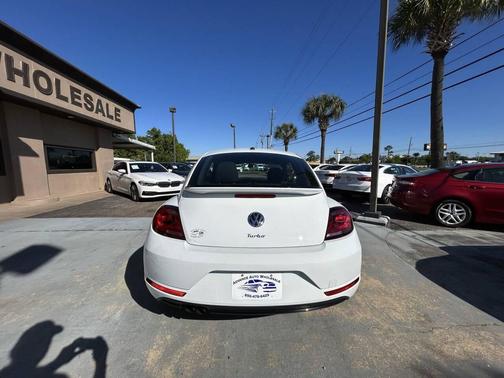 White 2018 Volkswagen Beetle 2.0T S