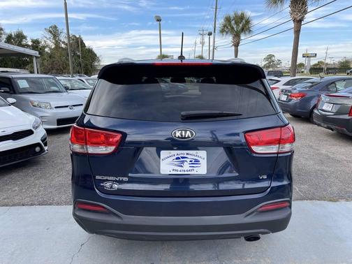 2018 Kia Sorento LX