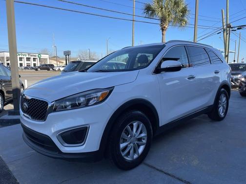 2018 Kia Sorento LX