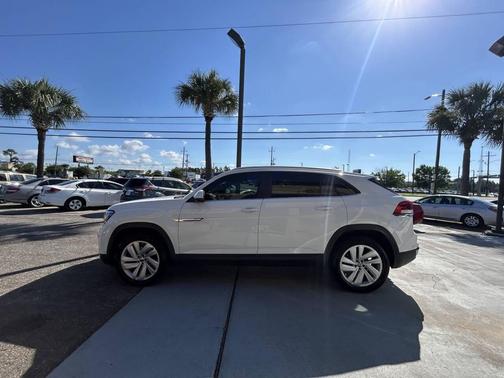 White 2020 Volkswagen Atlas Cross Sport 3.6L V6 SE w/Technology