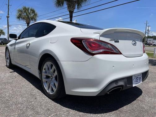White 2013 Hyundai Genesis Coupe 3.8 Grand Touring