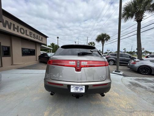 Luxe Metallic 2016 Lincoln MKT EcoBoost