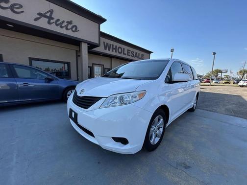 2014 Toyota Sienna LE