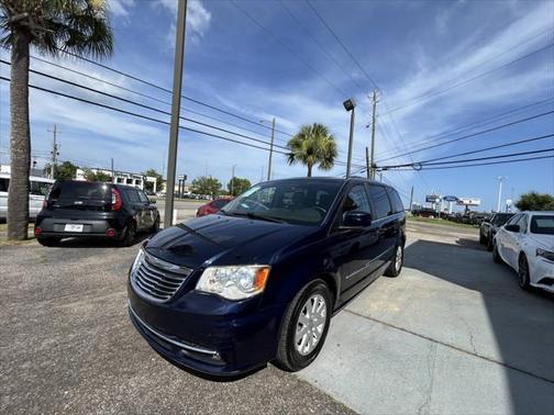 2016 Chrysler Town & Country Touring