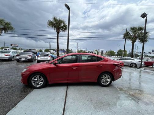 Red 2020 Hyundai ELANTRA SEL