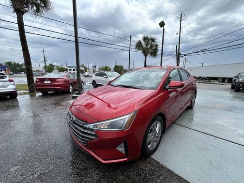 Red 2020 Hyundai ELANTRA SEL