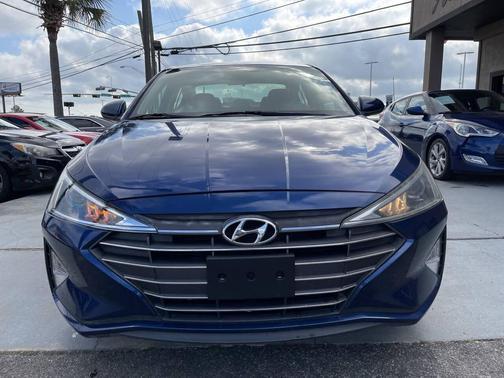 2019 Hyundai ELANTRA SE