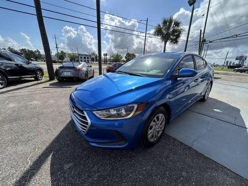 Electric Blue Metallic 2017 Hyundai ELANTRA SE