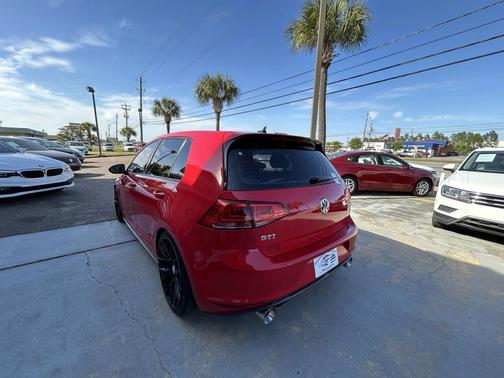 2015 Volkswagen Golf GTI 2.0T SE 4-Door